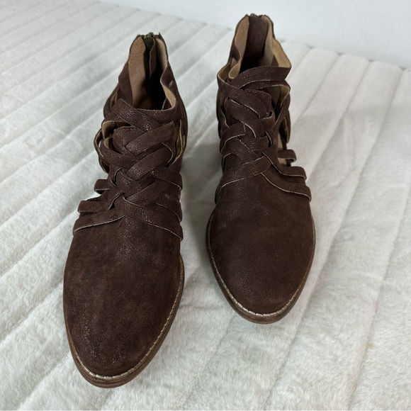 Seychelles 🎂  Strappy Chocolate brown with metallic booties Sz 8 - Picture 7 of 9